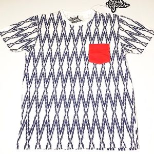 FRESH GOODS Patterned T With Red Pocket NWT Mens S